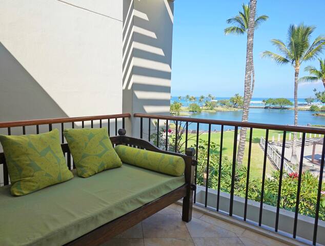 2 Bedroom Penthouse with Amazing Ocean Views! gallery image 3