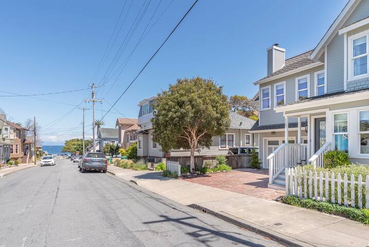 3813 Point Break ~ Walk to Lover’s Point Beach! gallery image 3