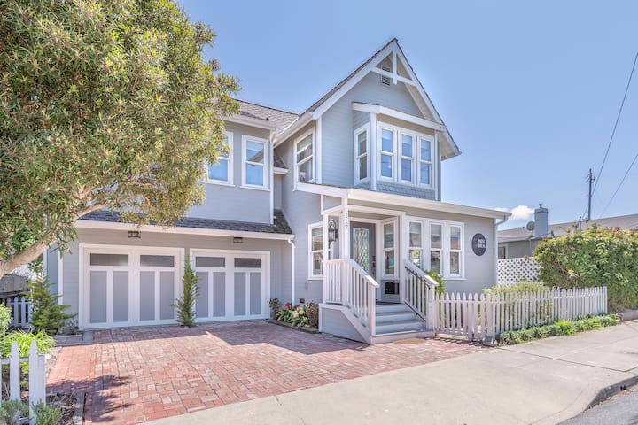 3813 Point Break ~ Walk to Lover’s Point Beach!