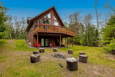 4BR Lakefront | Dock | Dog Friendly | W/D