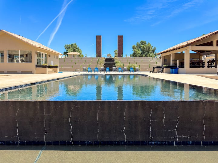 Stylish Condo Beach & Pool Access E202 - Baja California