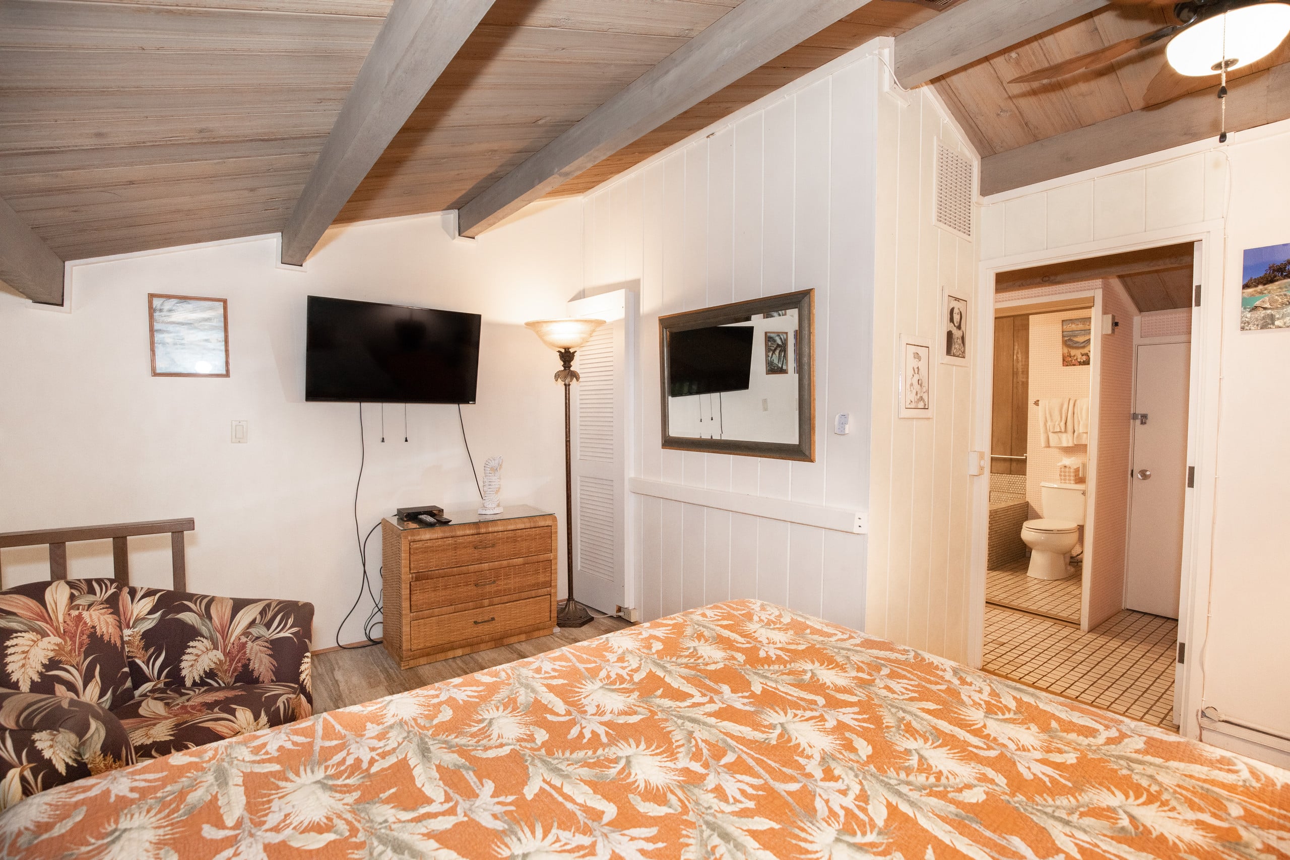 Condo in Lahaina · ★4.76 · 2 bedrooms · 2 beds · 2 private baths - Image 12