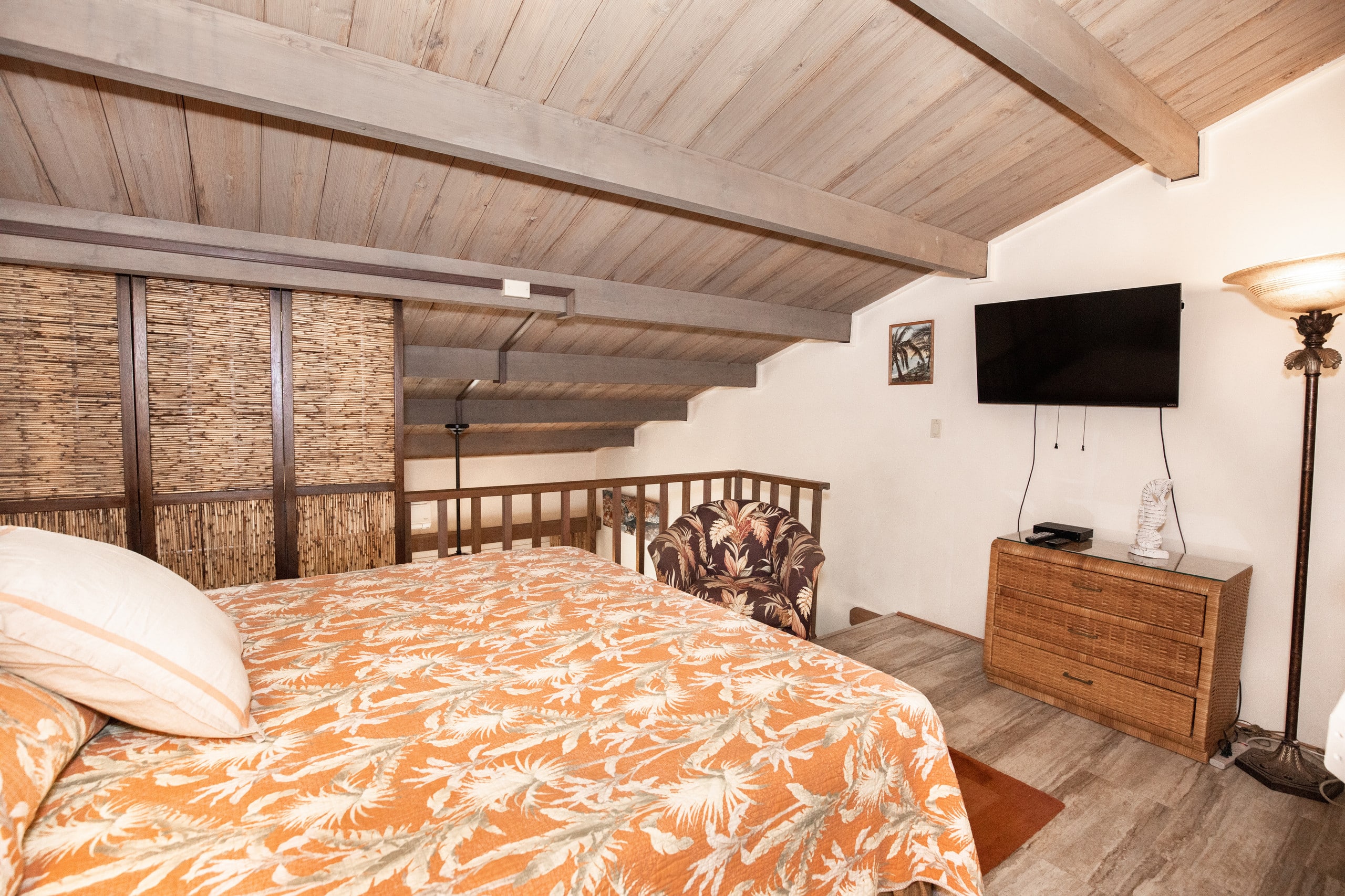 Condo in Lahaina · ★4.76 · 2 bedrooms · 2 beds · 2 private baths - Image 11