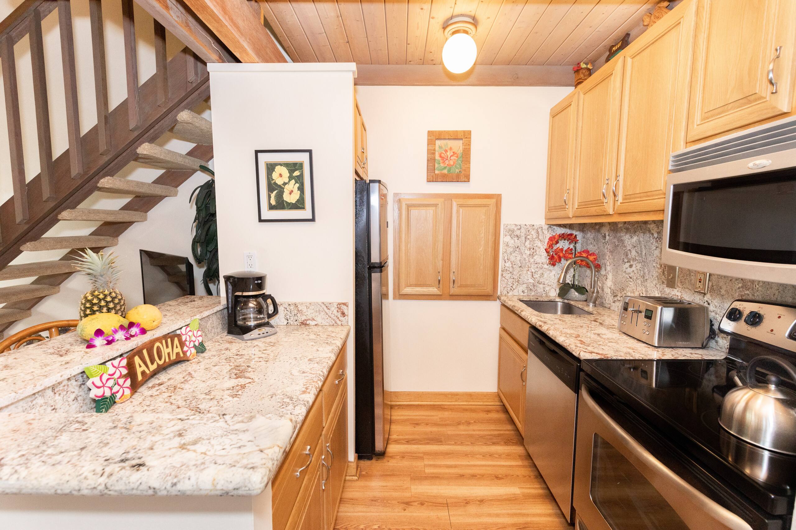 Condo in Lahaina · ★4.76 · 2 bedrooms · 2 beds · 2 private baths - Image 4