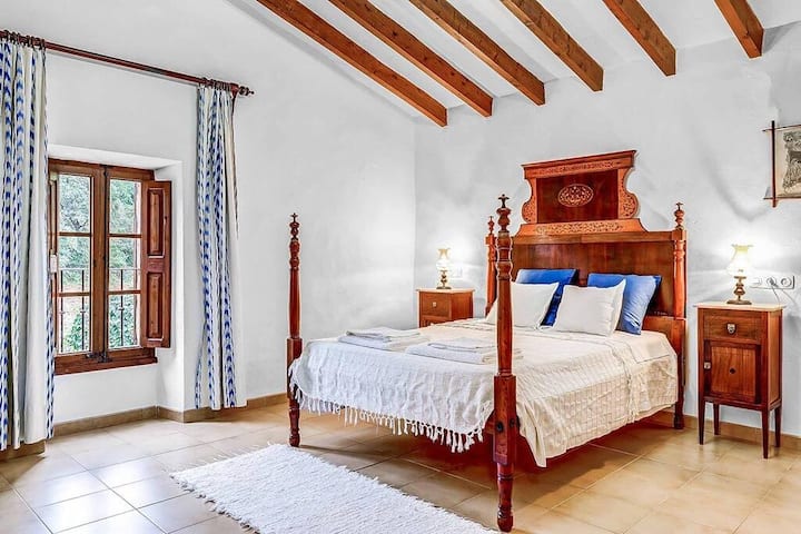 Villa Oliva (Vich), Cala San Vicente