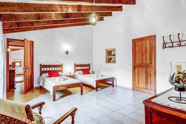 Villa Oliva (Vich), Cala San Vicente