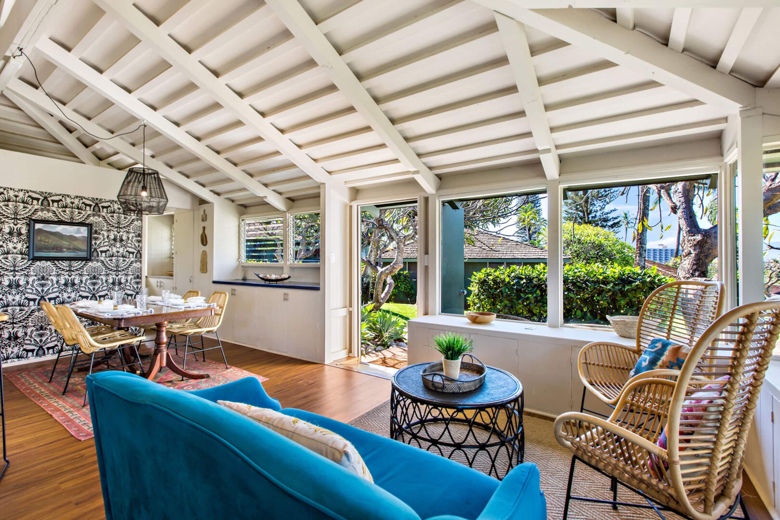 Condo in Lahaina · ★4.27 · 2 bedrooms · 3 beds · 1.5 baths - Image 1