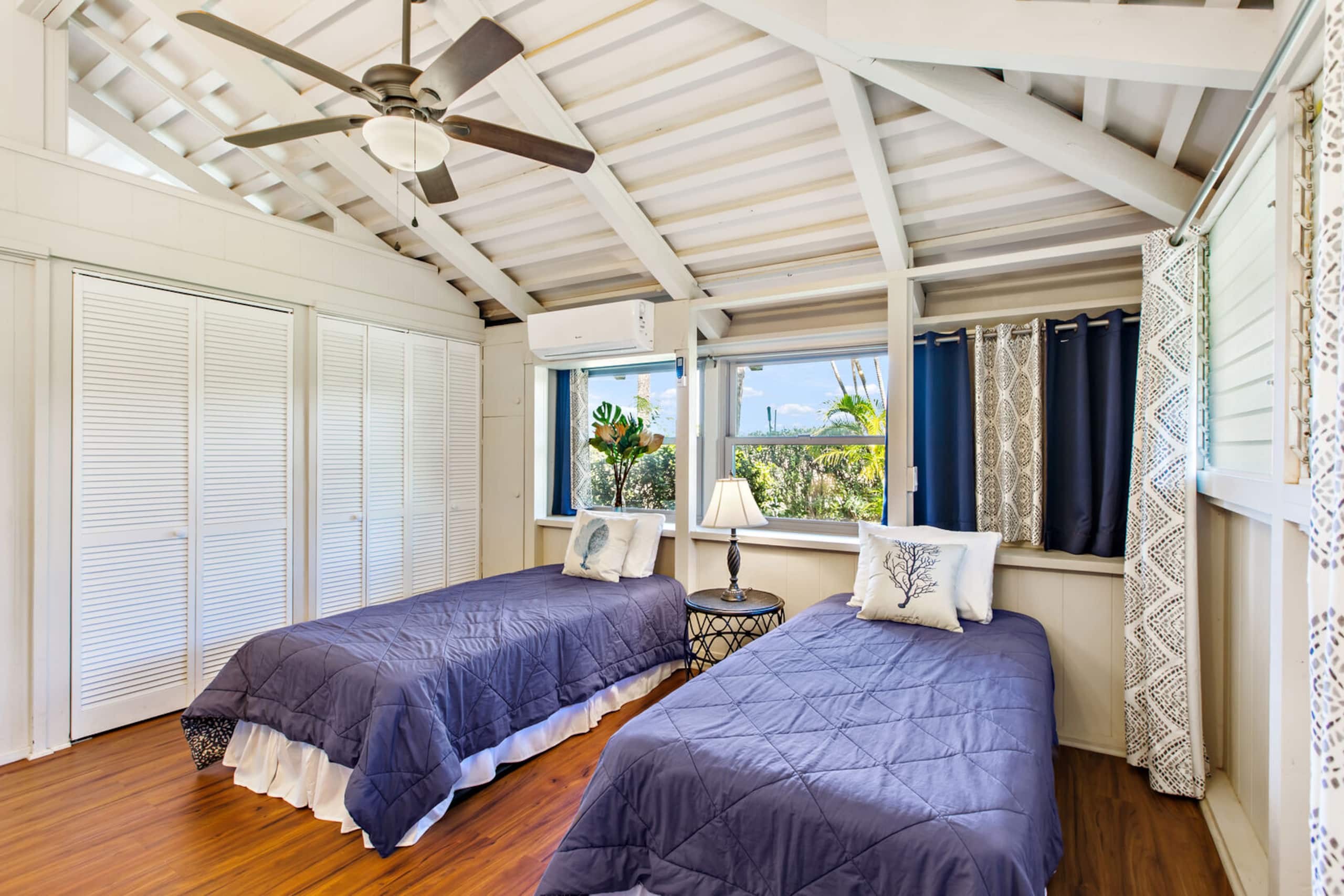 Condo in Lahaina · ★4.27 · 2 bedrooms · 3 beds · 1.5 baths - Image 15