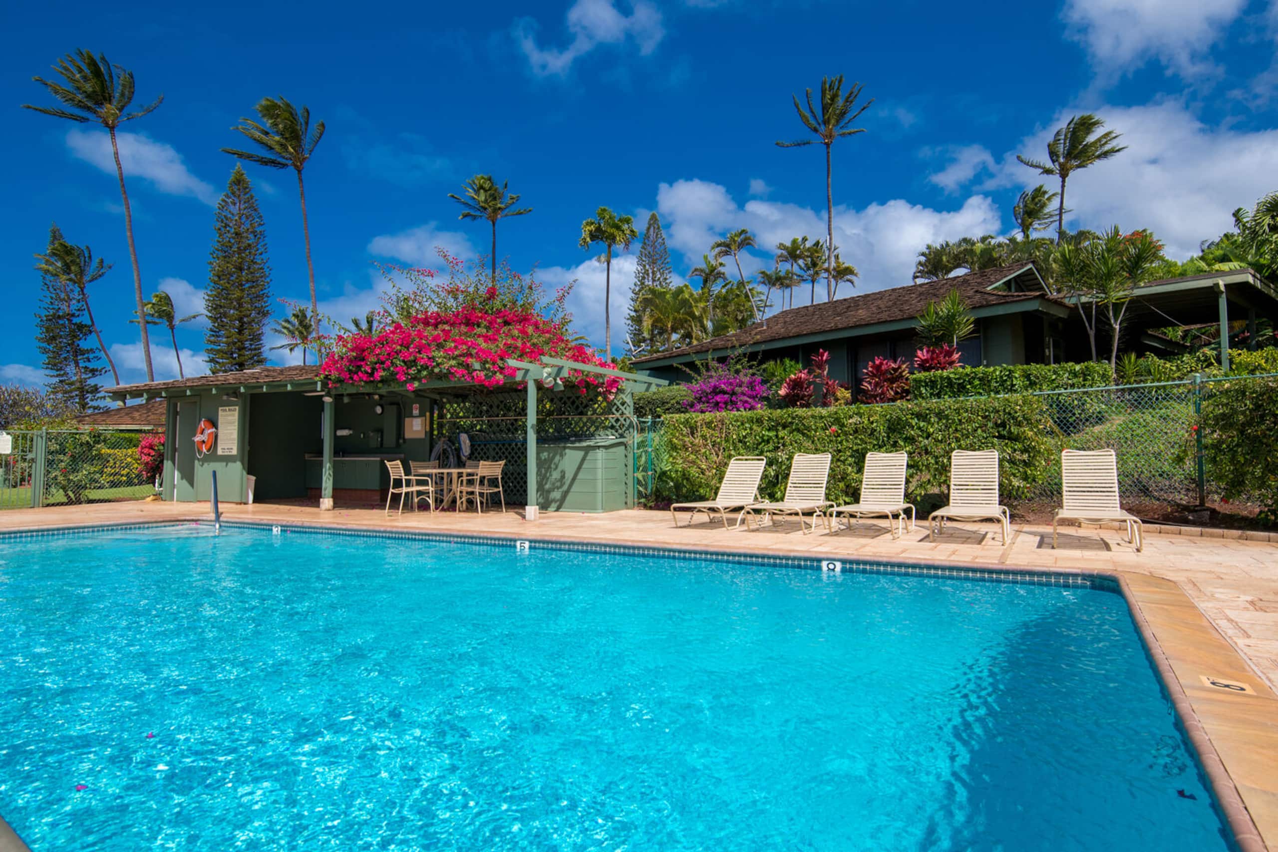 Condo in Lahaina · ★4.27 · 2 bedrooms · 3 beds · 1.5 baths - Image 20