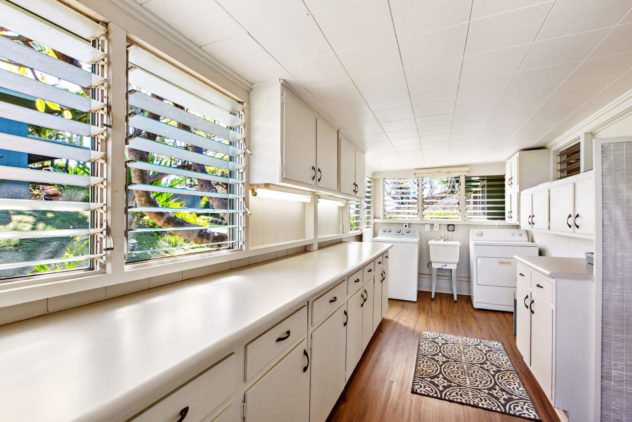 Condo in Lahaina · ★4.27 · 2 bedrooms · 3 beds · 1.5 baths - Image 18