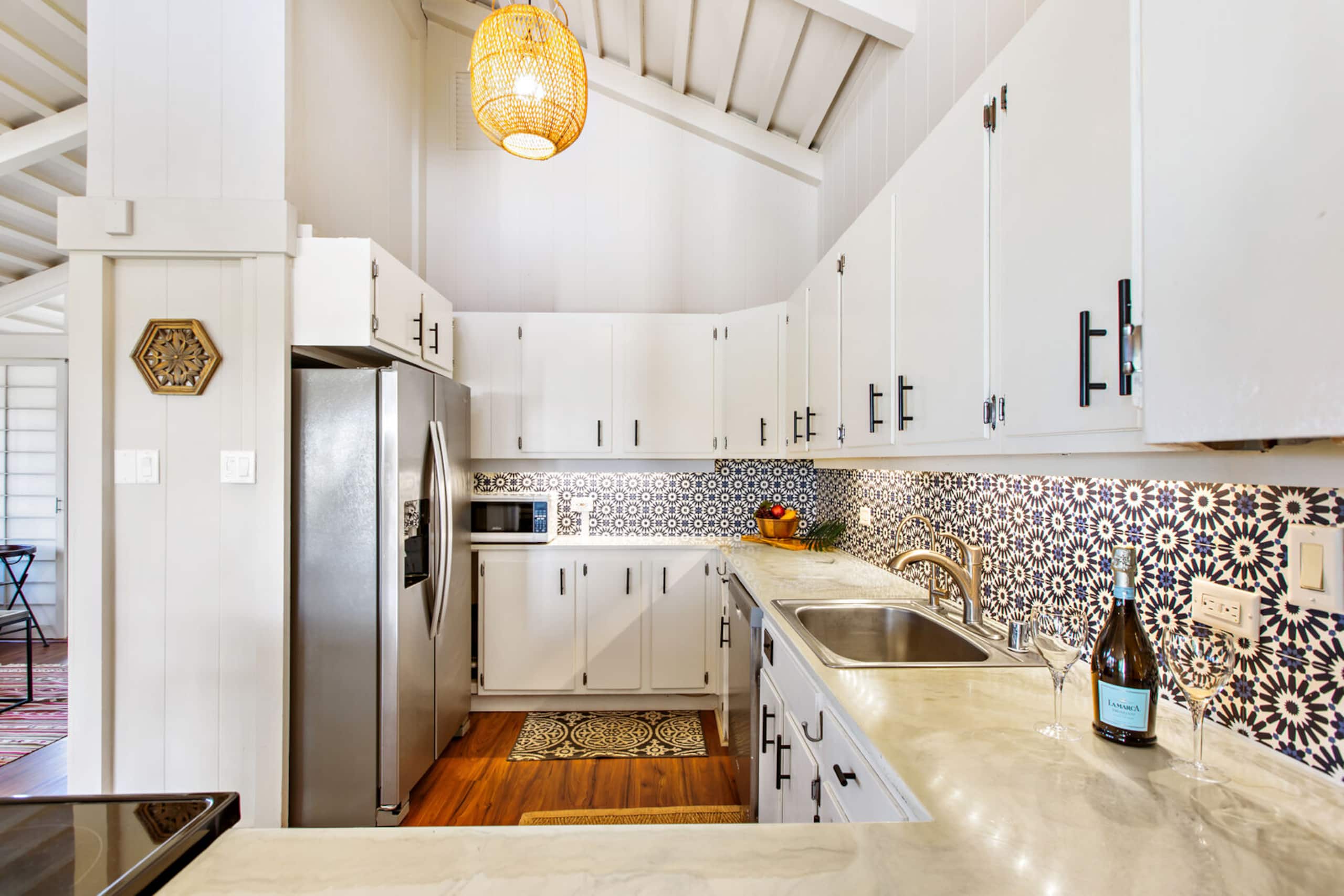 Condo in Lahaina · ★4.27 · 2 bedrooms · 3 beds · 1.5 baths - Image 6