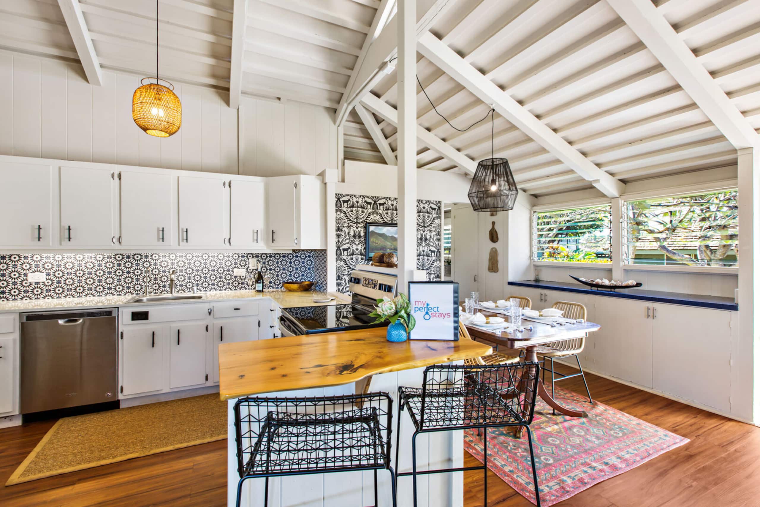 Condo in Lahaina · ★4.27 · 2 bedrooms · 3 beds · 1.5 baths - Image 4