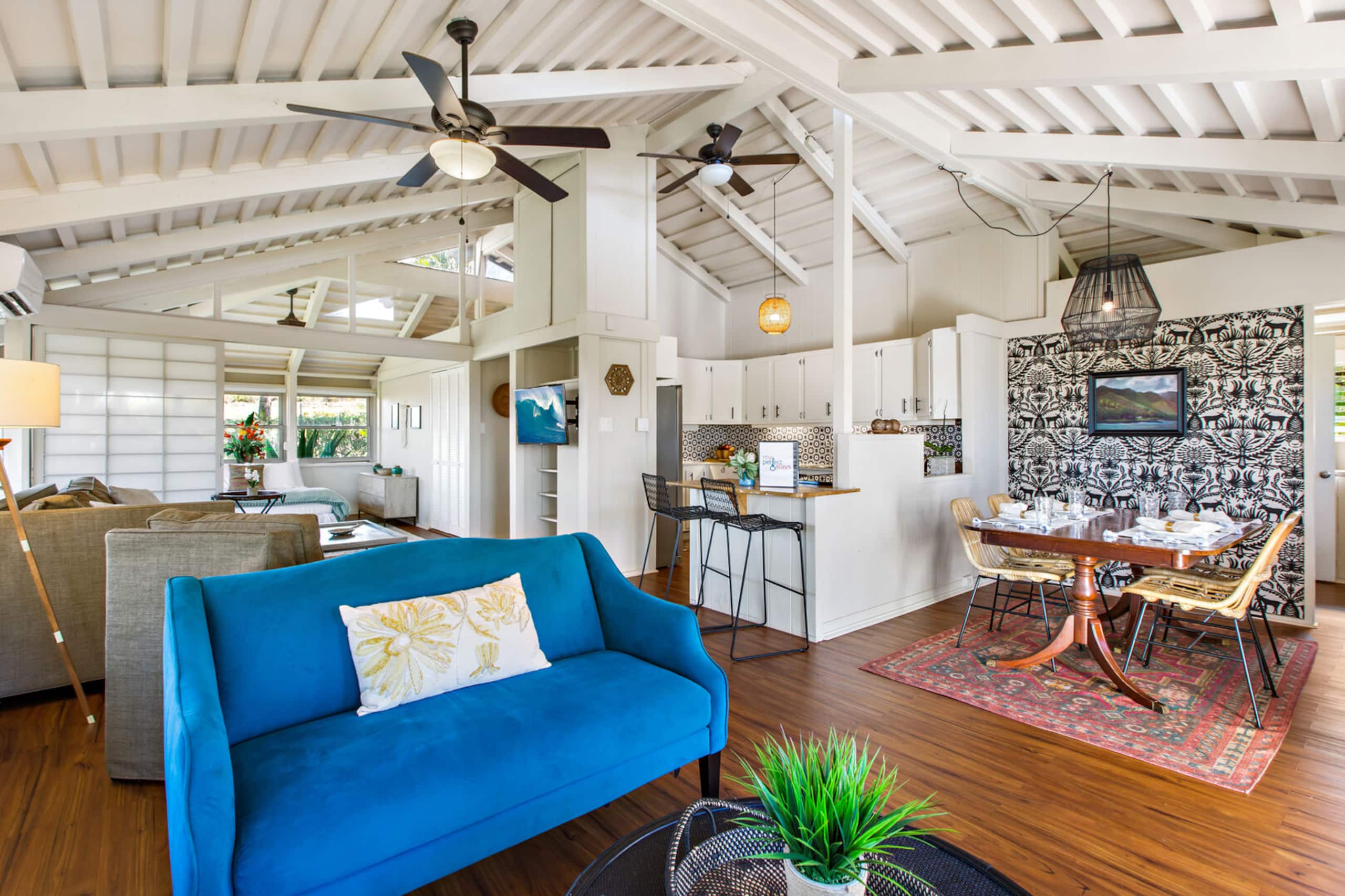 Condo in Lahaina · ★4.27 · 2 bedrooms · 3 beds · 1.5 baths - Image 2