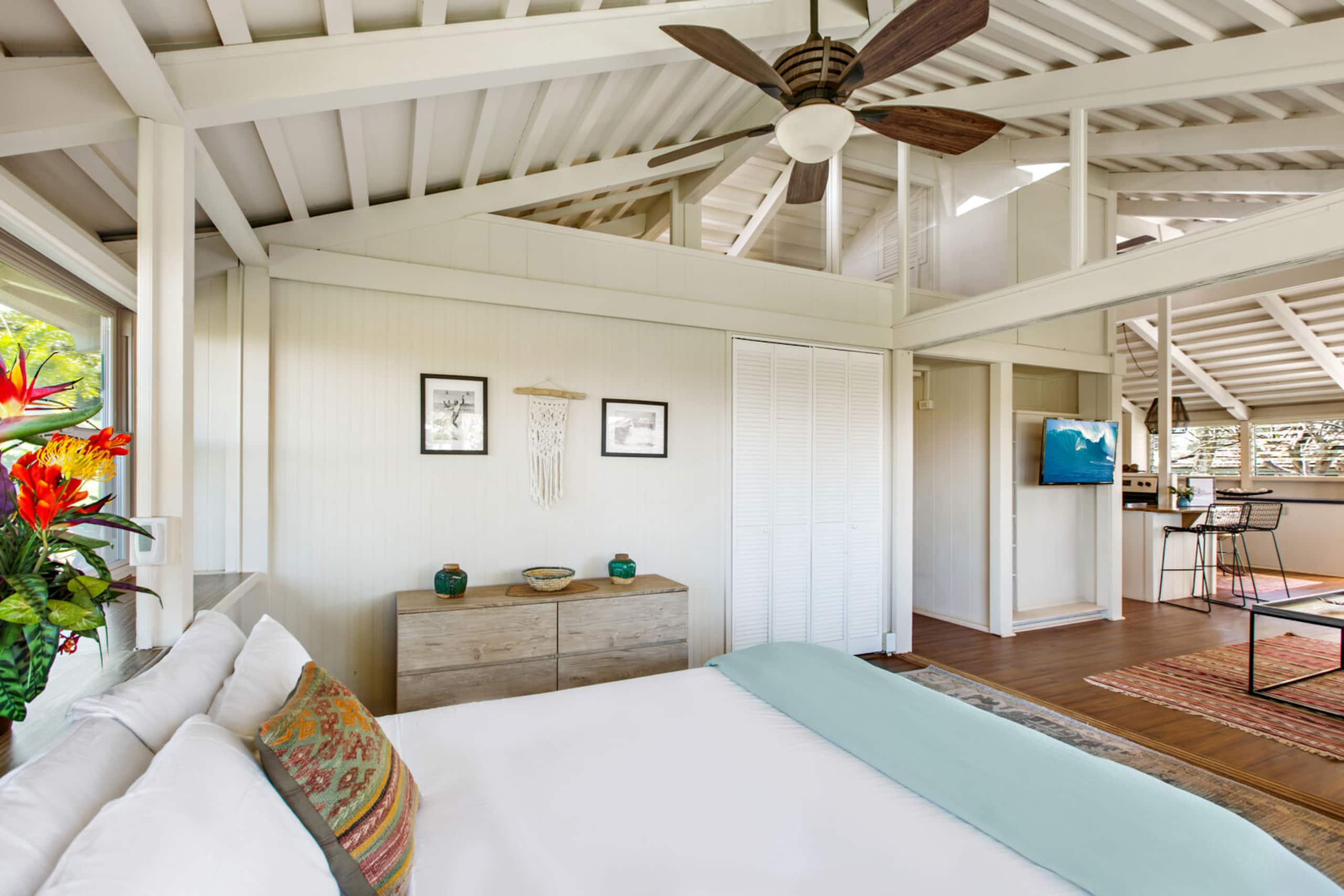 Condo in Lahaina · ★4.27 · 2 bedrooms · 3 beds · 1.5 baths - Image 13