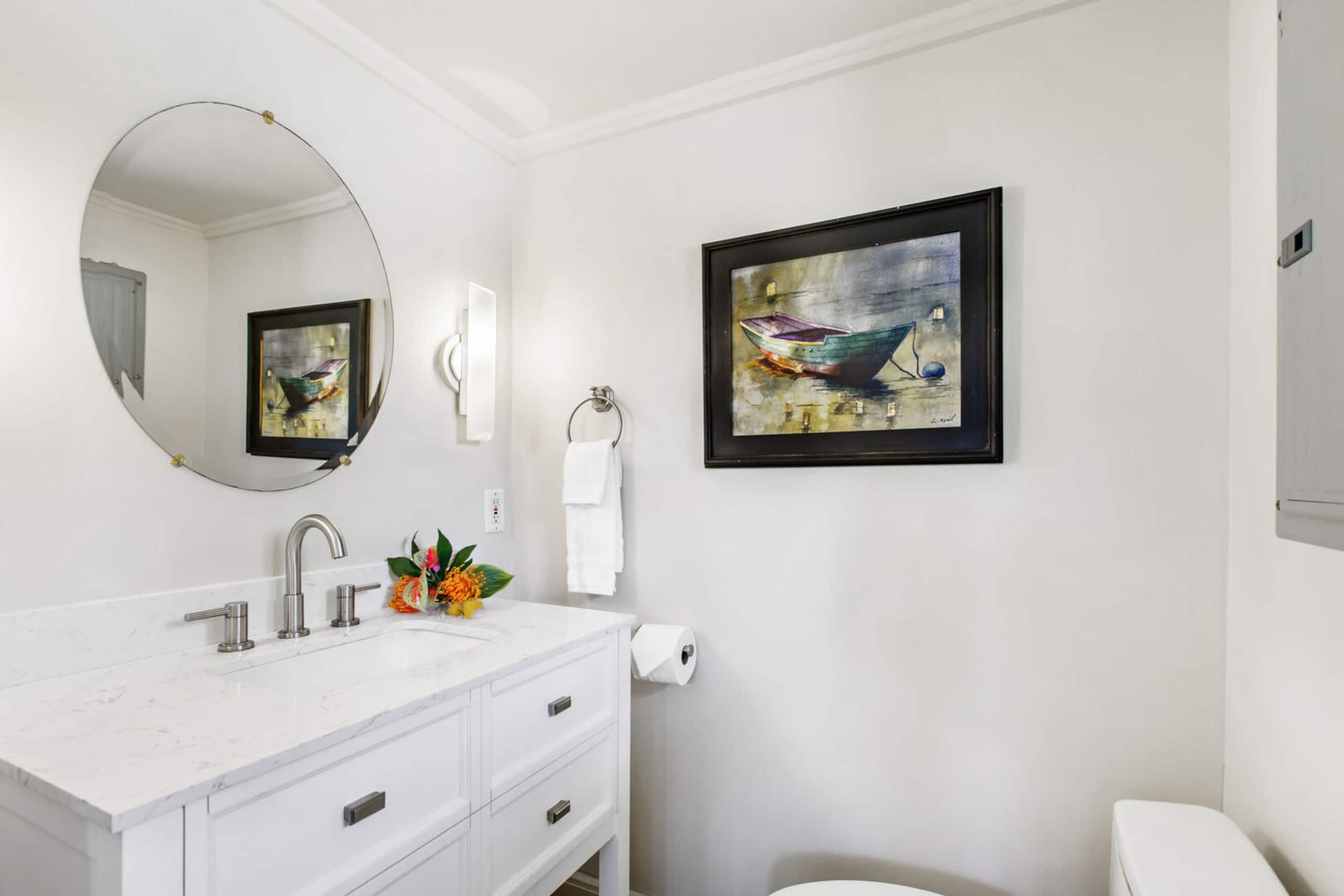 Condo in Lahaina · ★4.27 · 2 bedrooms · 3 beds · 1.5 baths - Image 11