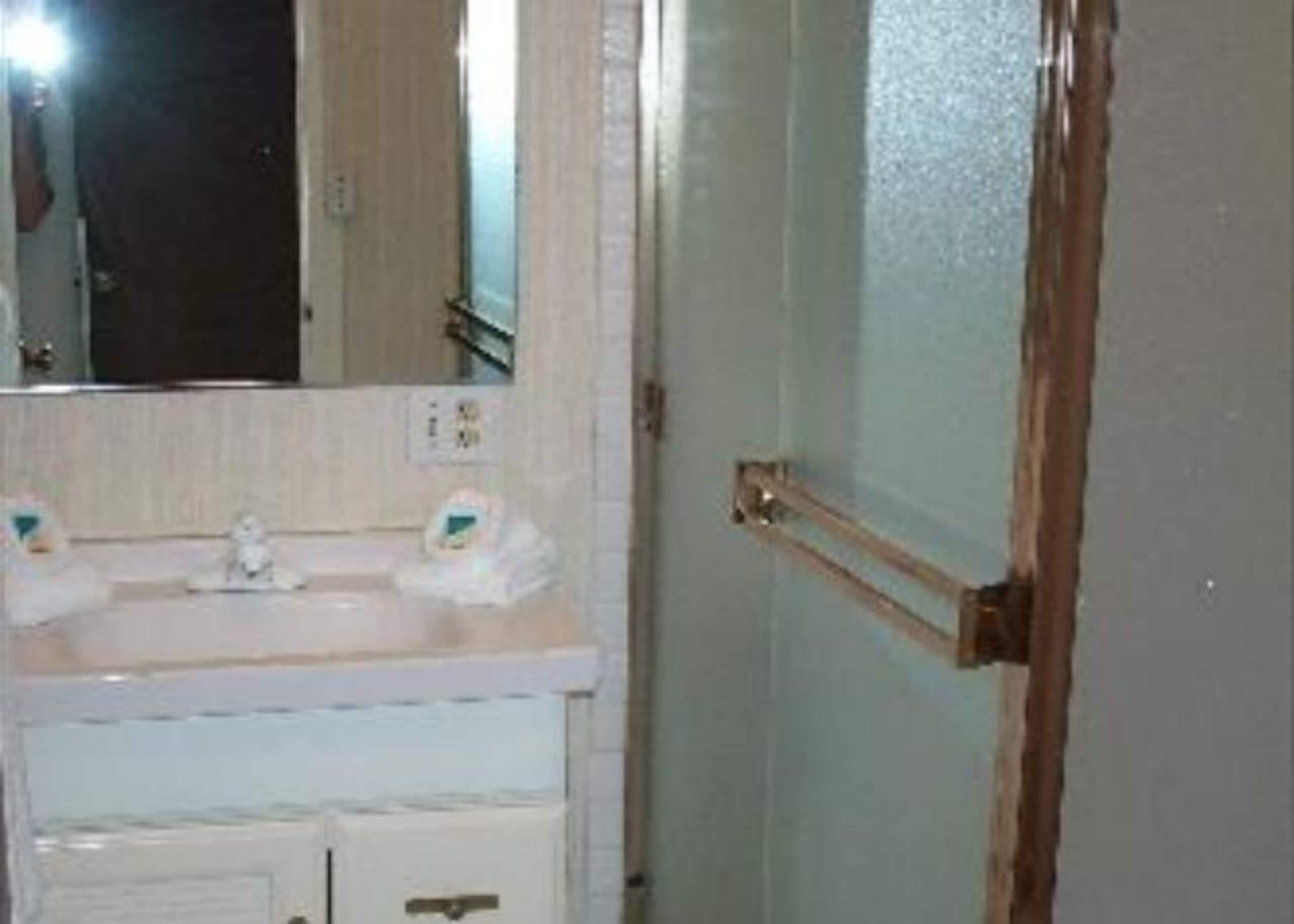 Condo in Lahaina · ★4.87 · 1 bedroom · 1 bed · 1 bath - Image 12