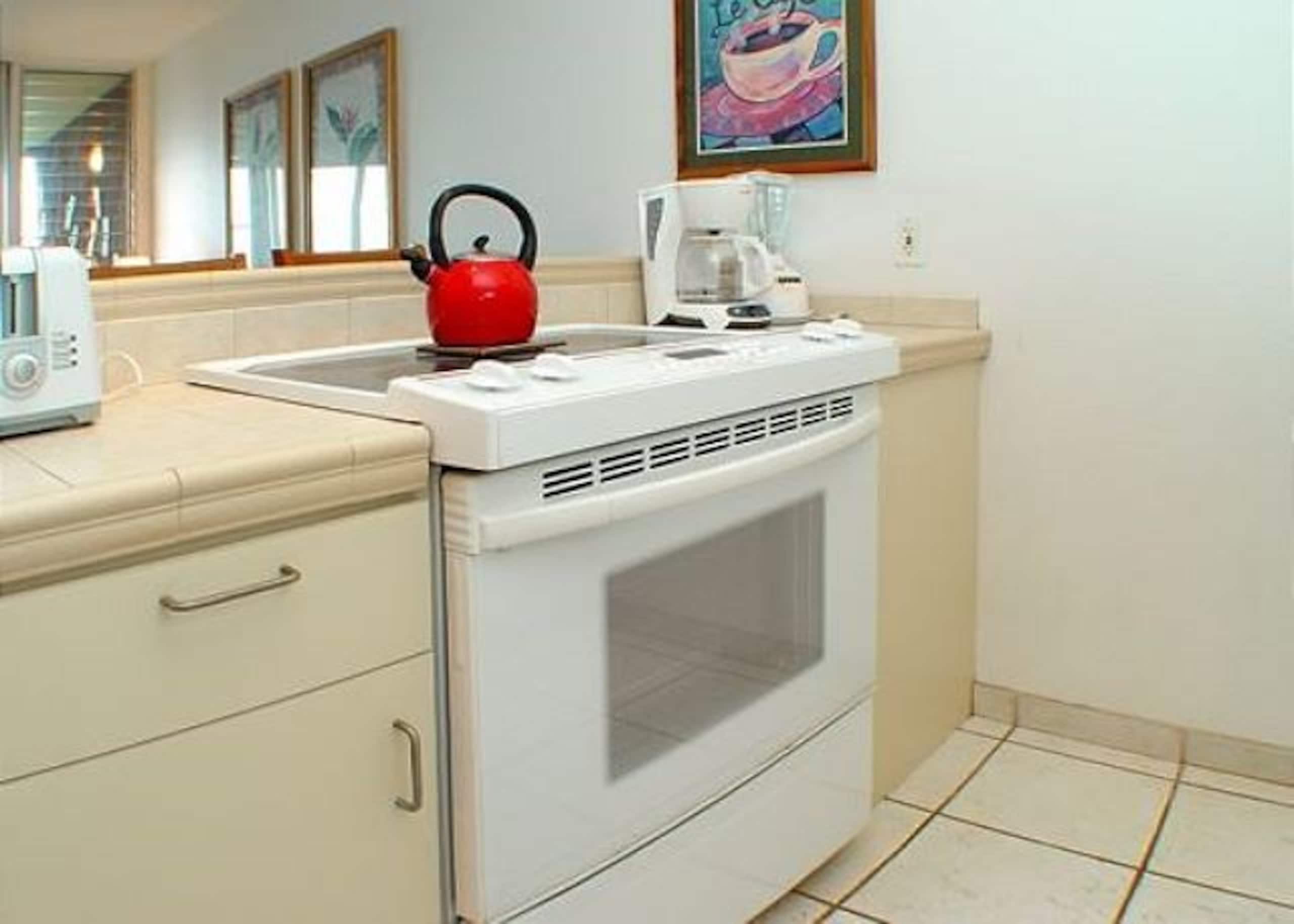 Condo in Lahaina · ★4.83 · 1 bedroom · 1 bed · 1 private bath - Image 8