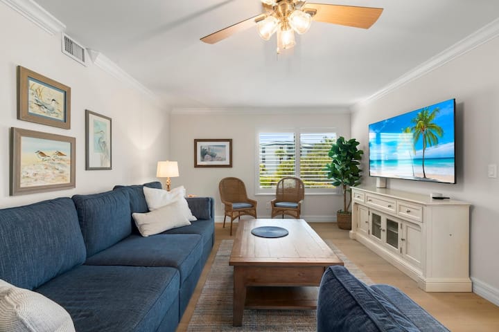 Sanibel Surfside 215: Beachside Getaway Near Beach - Sanibel, FL