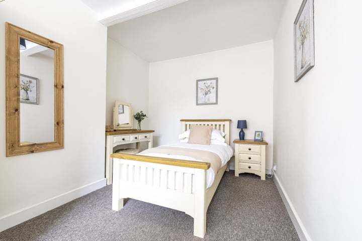 Ropemakers Cottage 005