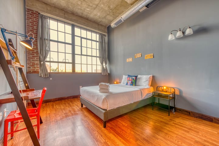 Sosuite | 2br Apt W W/d, Gym, On-site Restaurant - Logan Square - Philadelphia