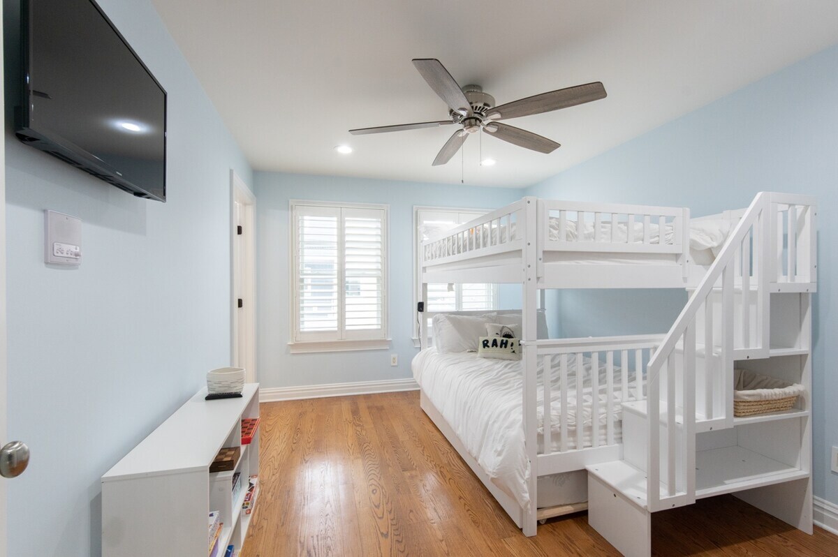 深受小朋友喜爱的体验：
「我的孩子们喜欢双层床。」