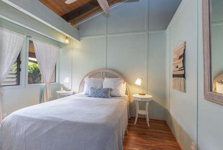 2nd floor Queen Bedroom