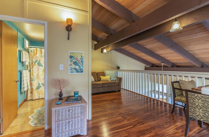 Spacious loft with Queen hide-a-bed