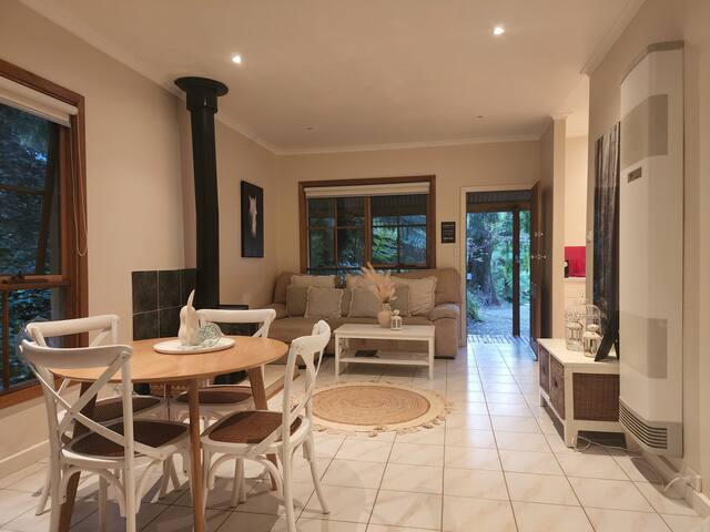 Brook Cottage: Private rainforest with river gallery image 5