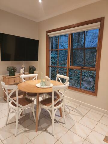 Brook Cottage: Private rainforest with river gallery image 4