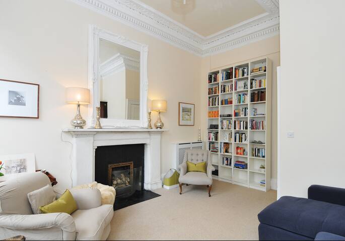 Saxe Coburg Place [325] gallery image 4