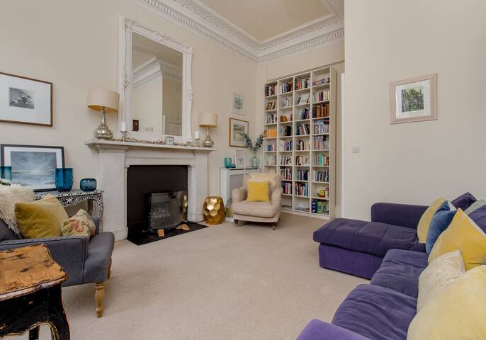 Saxe Coburg Place [325] gallery image 5