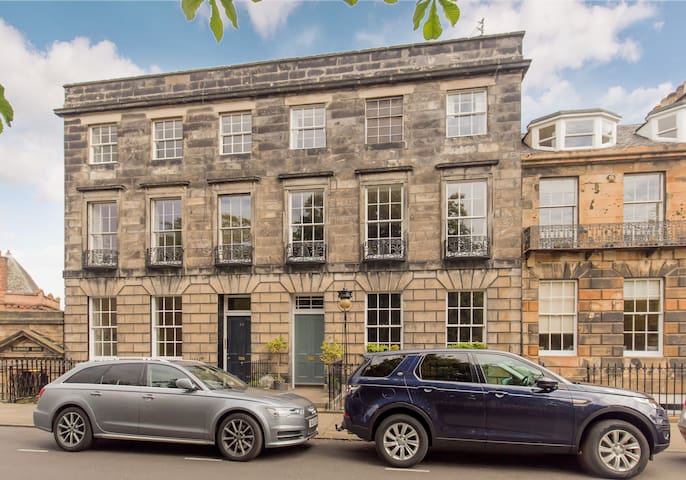 Saxe Coburg Place [325]