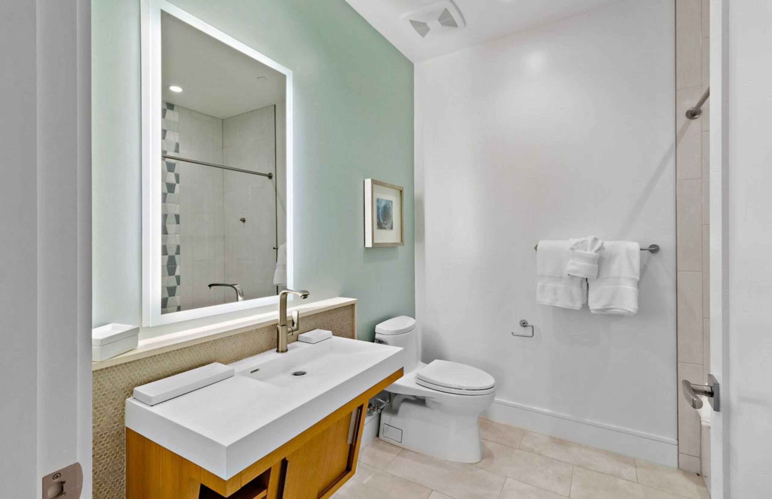 Condo in Lahaina · ★4.4 · 6 bedrooms · 7 beds · 6 shared baths - Image 20