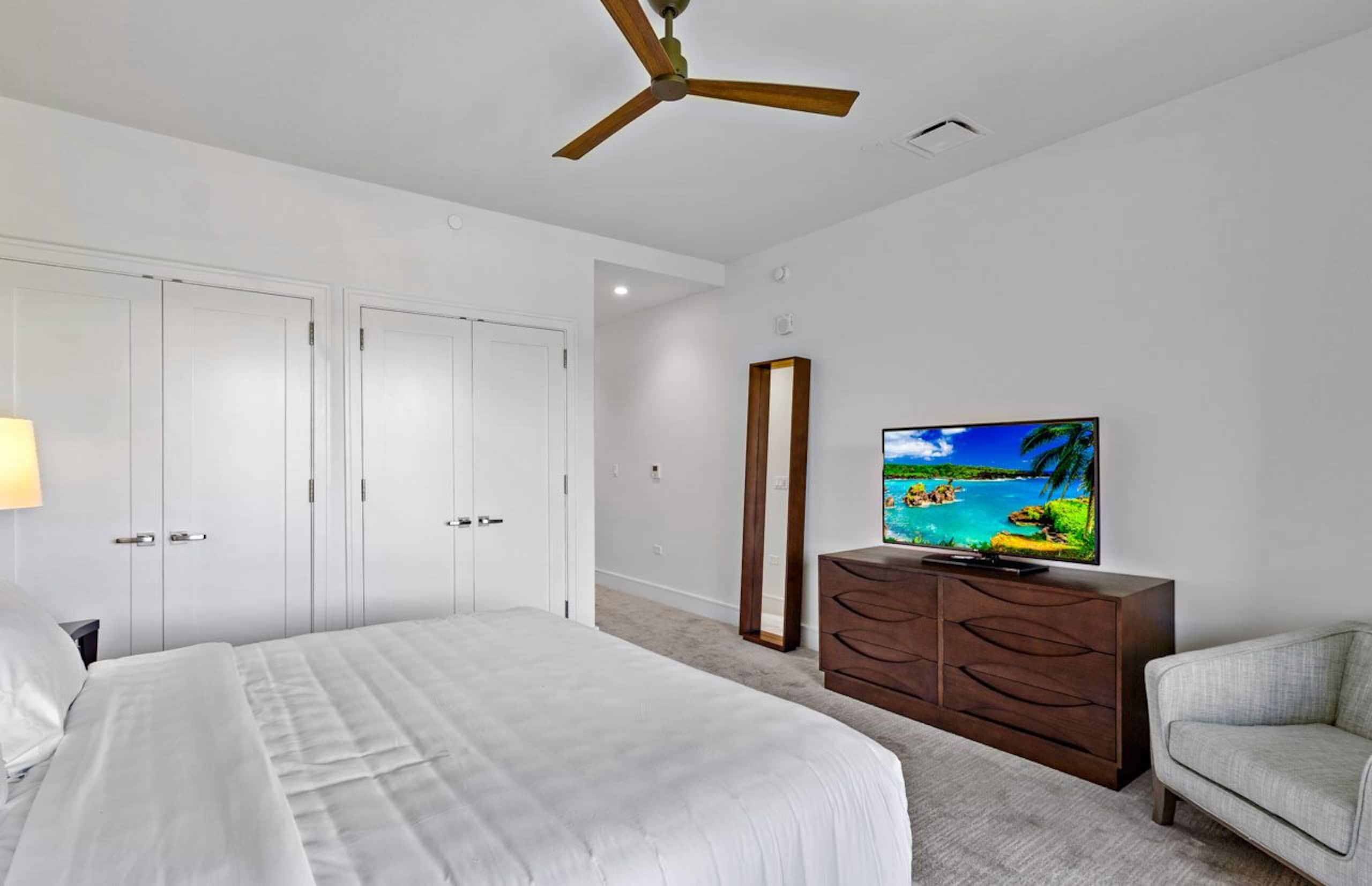 Condo in Lahaina · ★4.4 · 6 bedrooms · 7 beds · 6 shared baths - Image 13