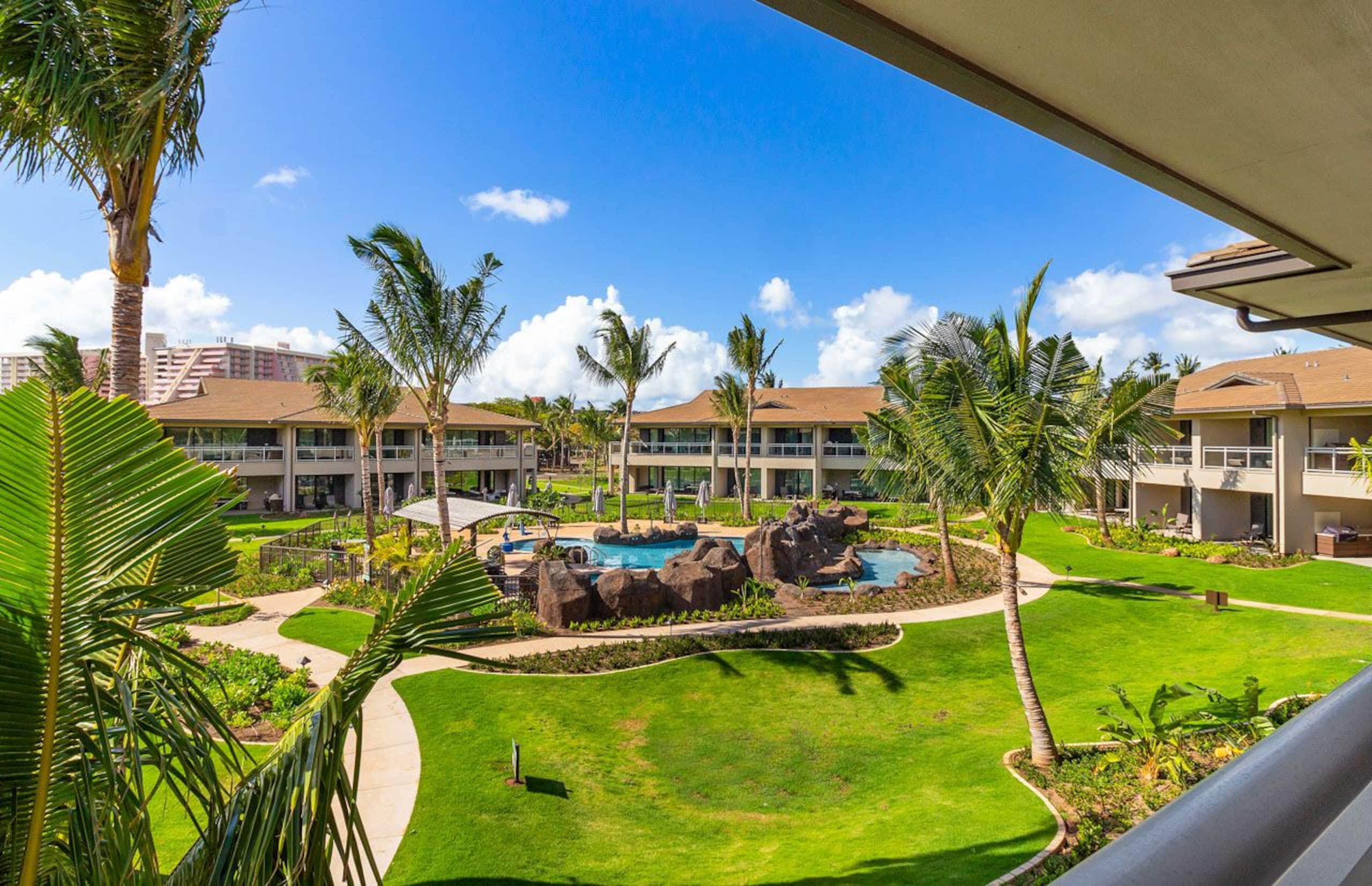 Condo in Lahaina · ★4.4 · 6 bedrooms · 7 beds · 6 shared baths - Image 29