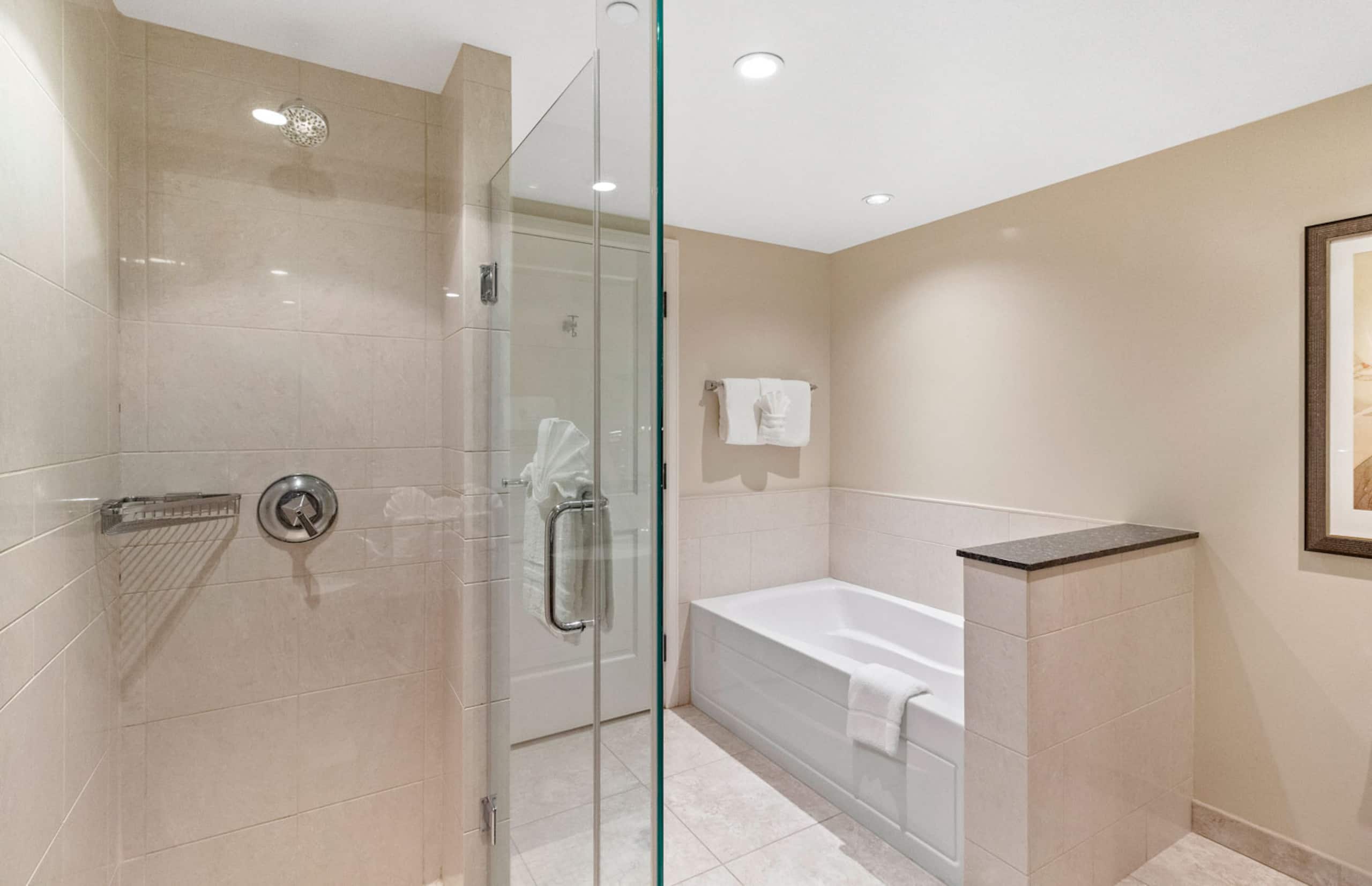 Condo in Lahaina · ★5.0 · 4 bedrooms · 5 beds · 4 baths - Image 20