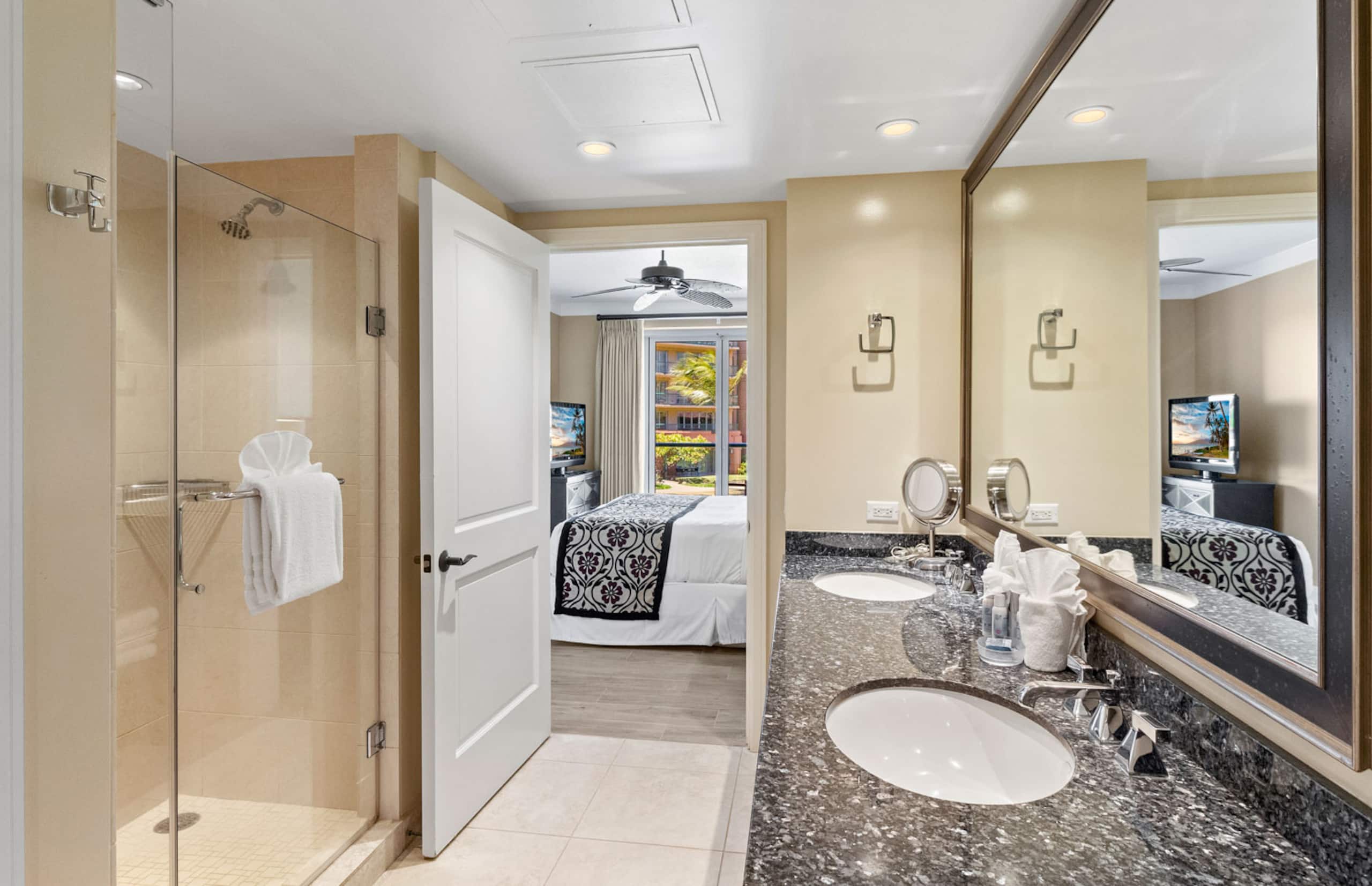 Condo in Lahaina · ★5.0 · 4 bedrooms · 5 beds · 4 baths - Image 16