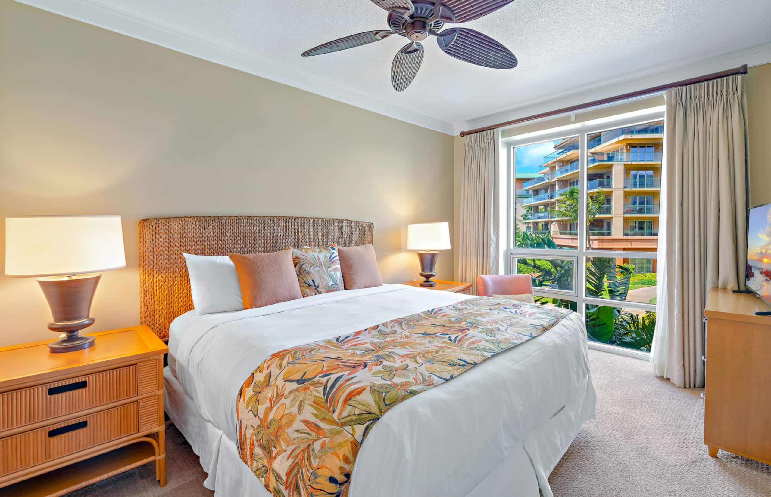 Condo in Lahaina · ★5.0 · 4 bedrooms · 5 beds · 4 baths - Image 33