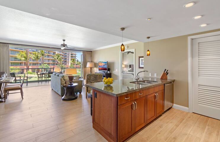 Maui Resort Rentals: Honua Kai Hokulani 246/8 gallery image 5