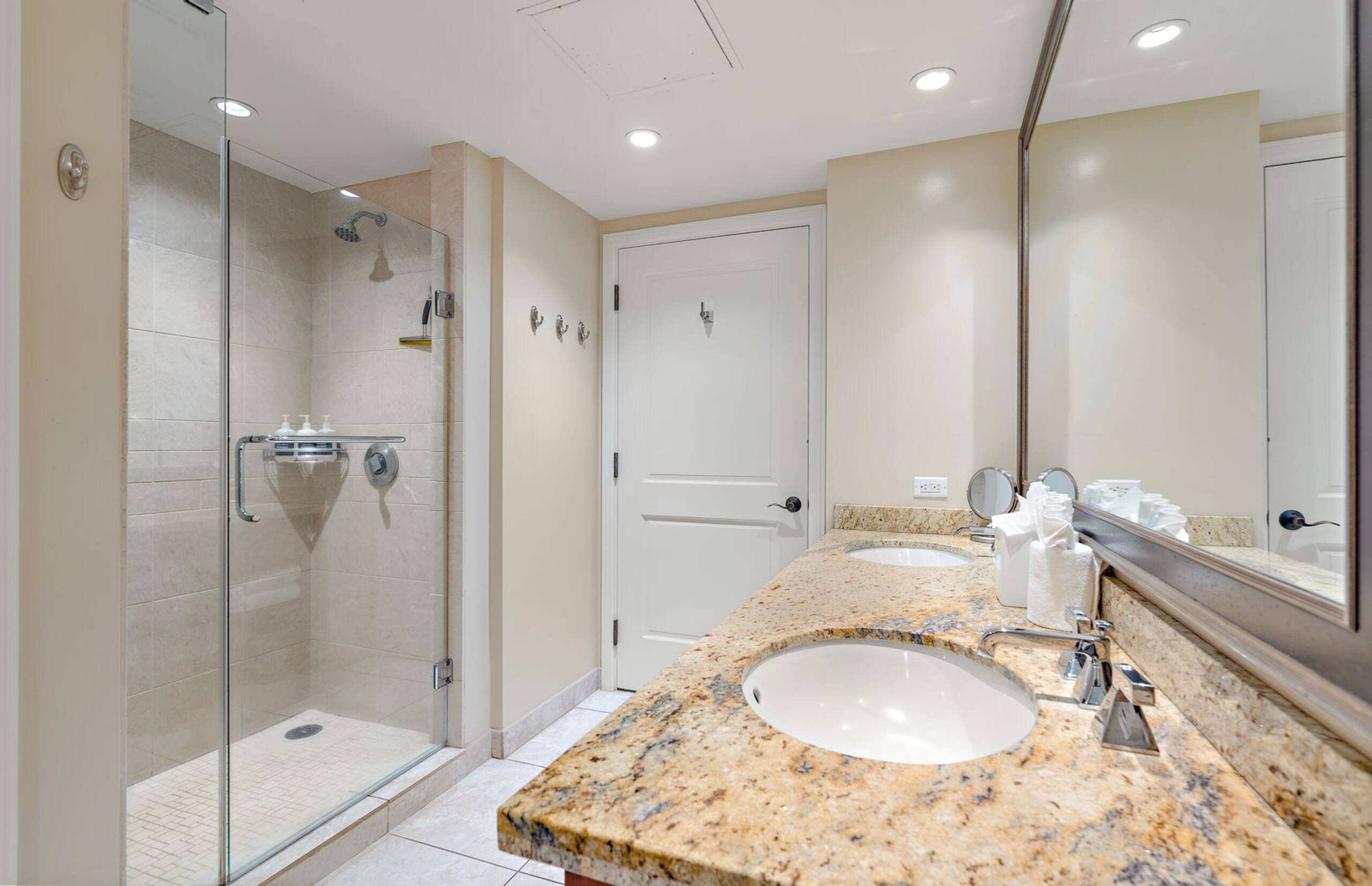 Condo in Lahaina · ★5.0 · 4 bedrooms · 5 beds · 4 baths - Image 31
