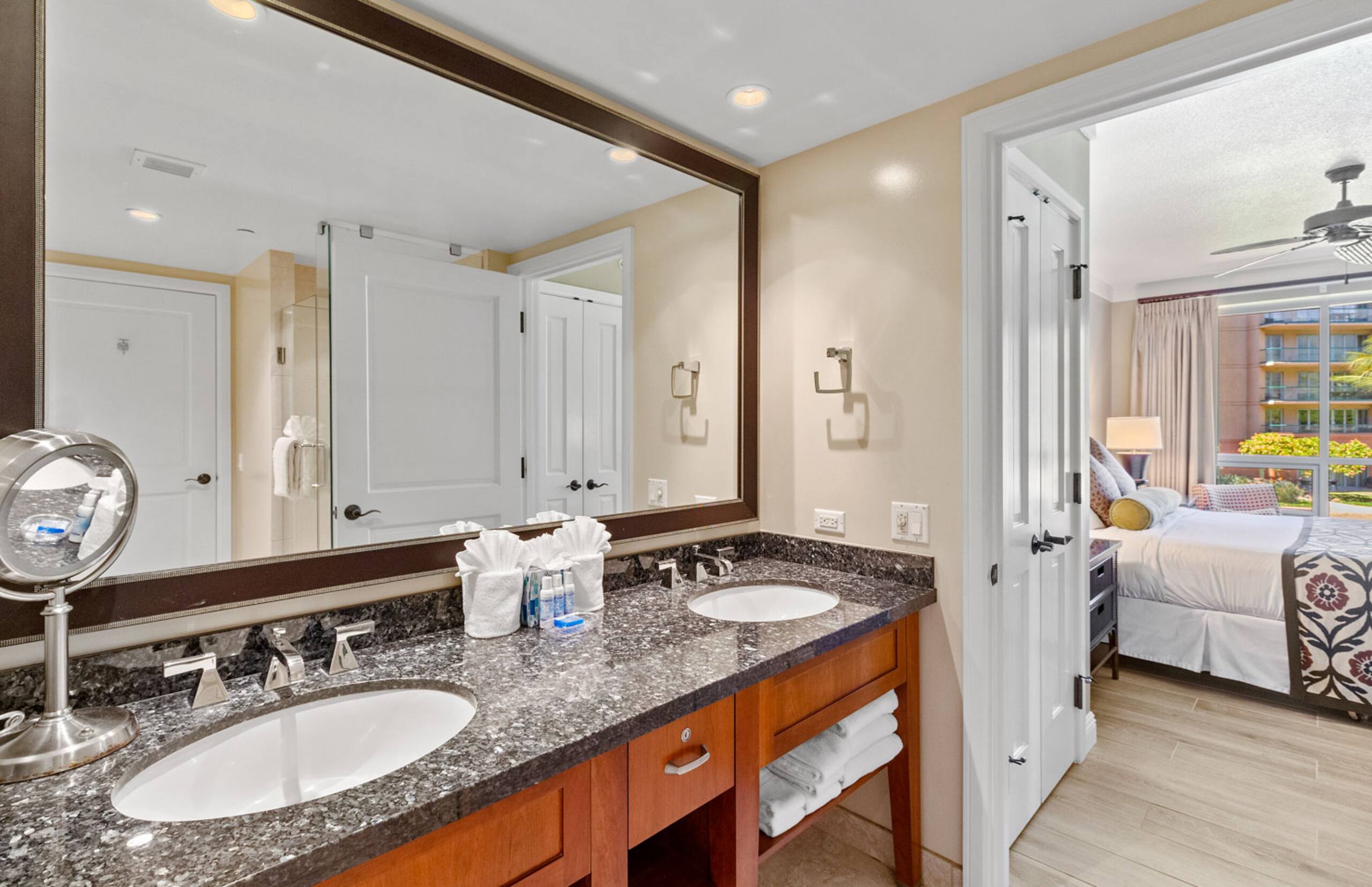 Condo in Lahaina · ★5.0 · 4 bedrooms · 5 beds · 4 baths - Image 19