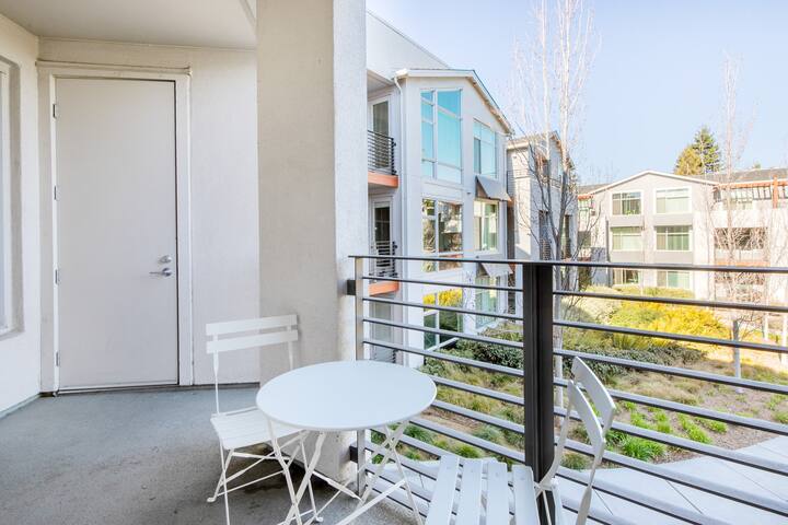 Blueground | Mountain View, pool, gym, bbq gallery image 3