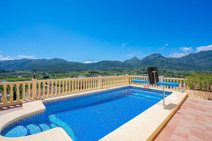 Maison De Vacances Vue Montagne à Drimmelen Avec Piscine - Jalón