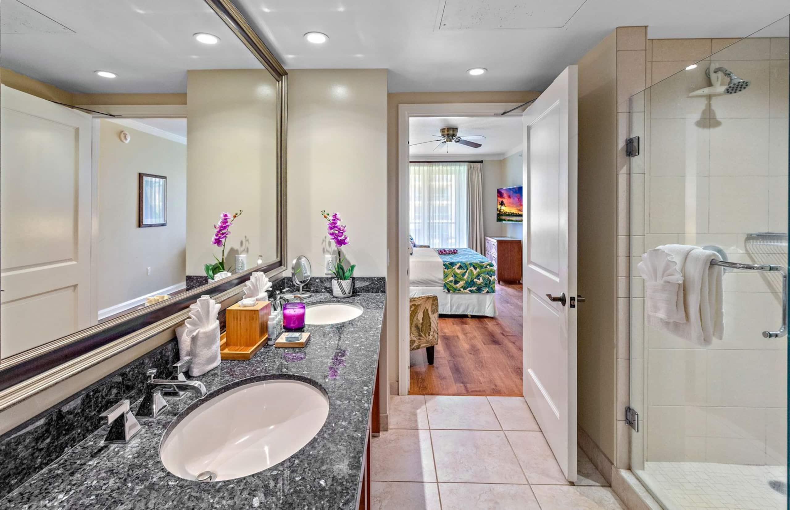 Condo in Lahaina · ★4.4 · 3 bedrooms · 7 beds · 3 shared baths - Image 15