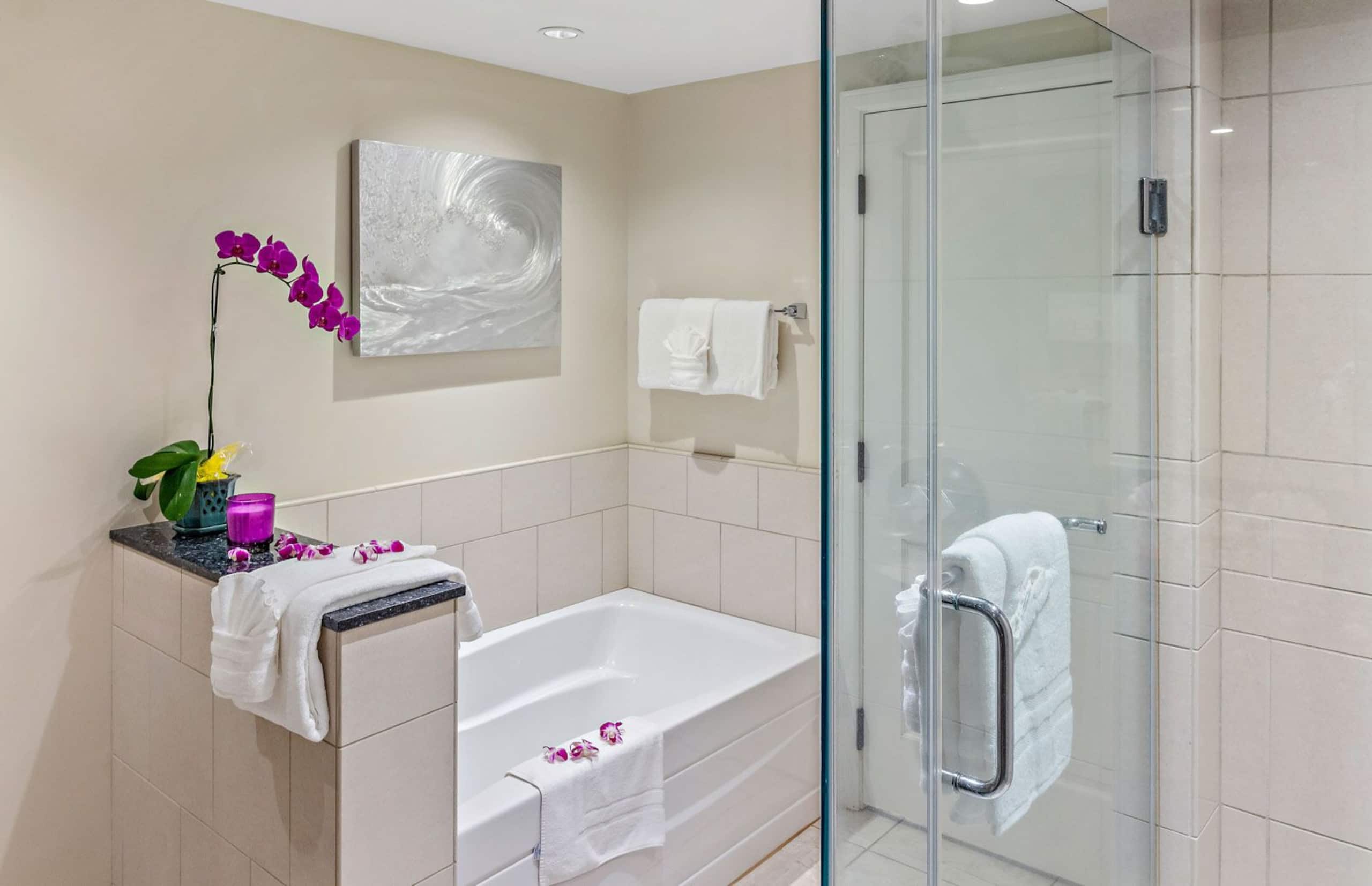 Condo in Lahaina · ★4.4 · 3 bedrooms · 7 beds · 3 shared baths - Image 19