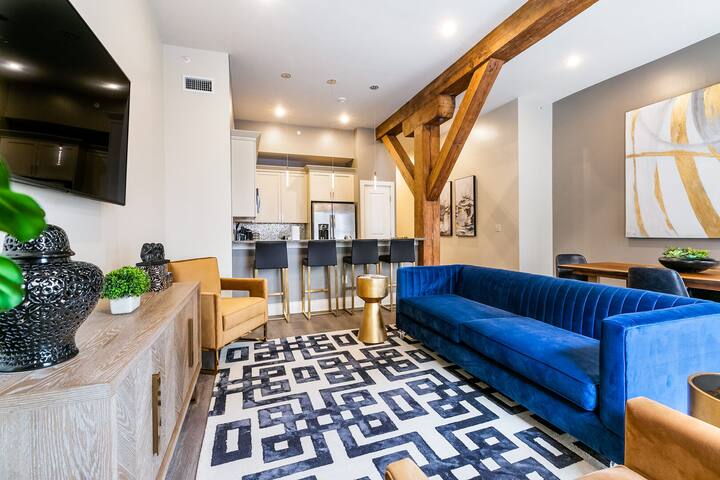 4B/4B Large Conjoined Home w/ Balconies – The Oak gallery image 5