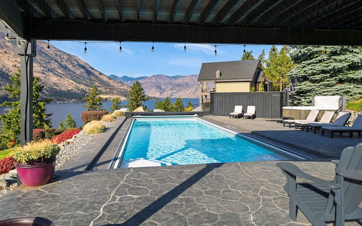 Lake Chelan View Home with pool, hot tub & yard!