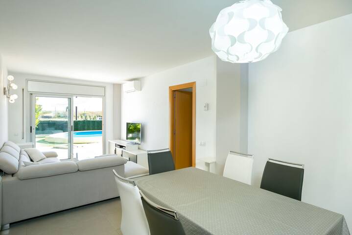 calçada -apartment with private pool in figueres. gallery image 4