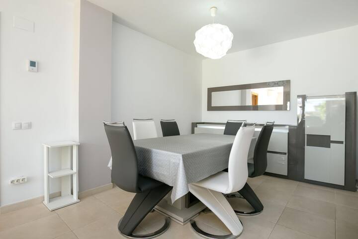 calçada -apartment with private pool in figueres. gallery image 5