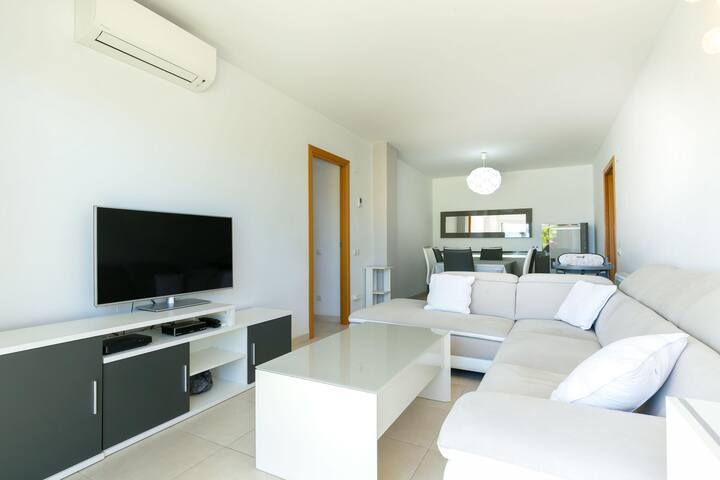 calçada -apartment with private pool in figueres. gallery image 2